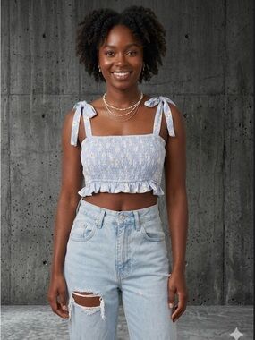 Altar'd State Daisy Floral Smocked Crop Top L Blue